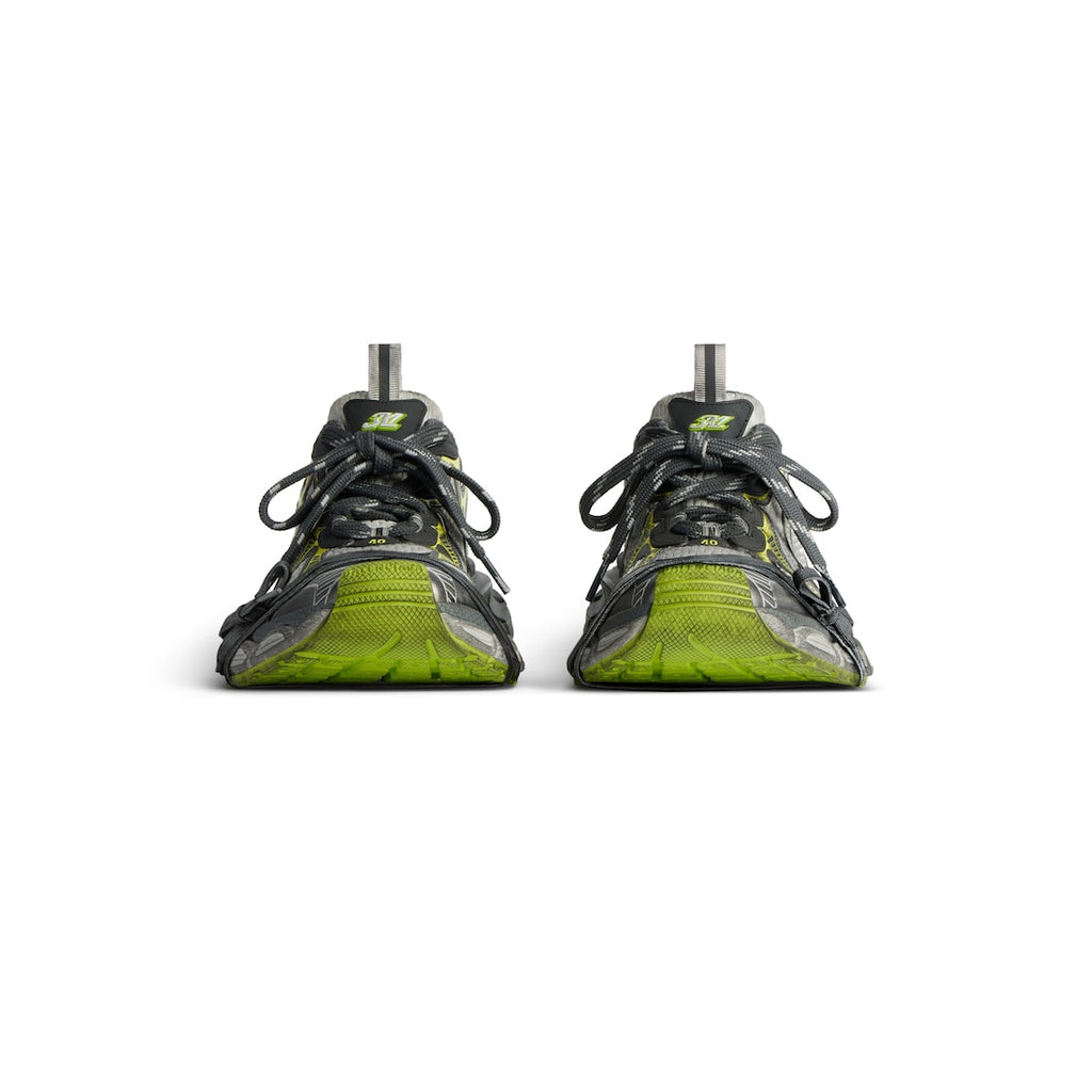 3xl sneaker