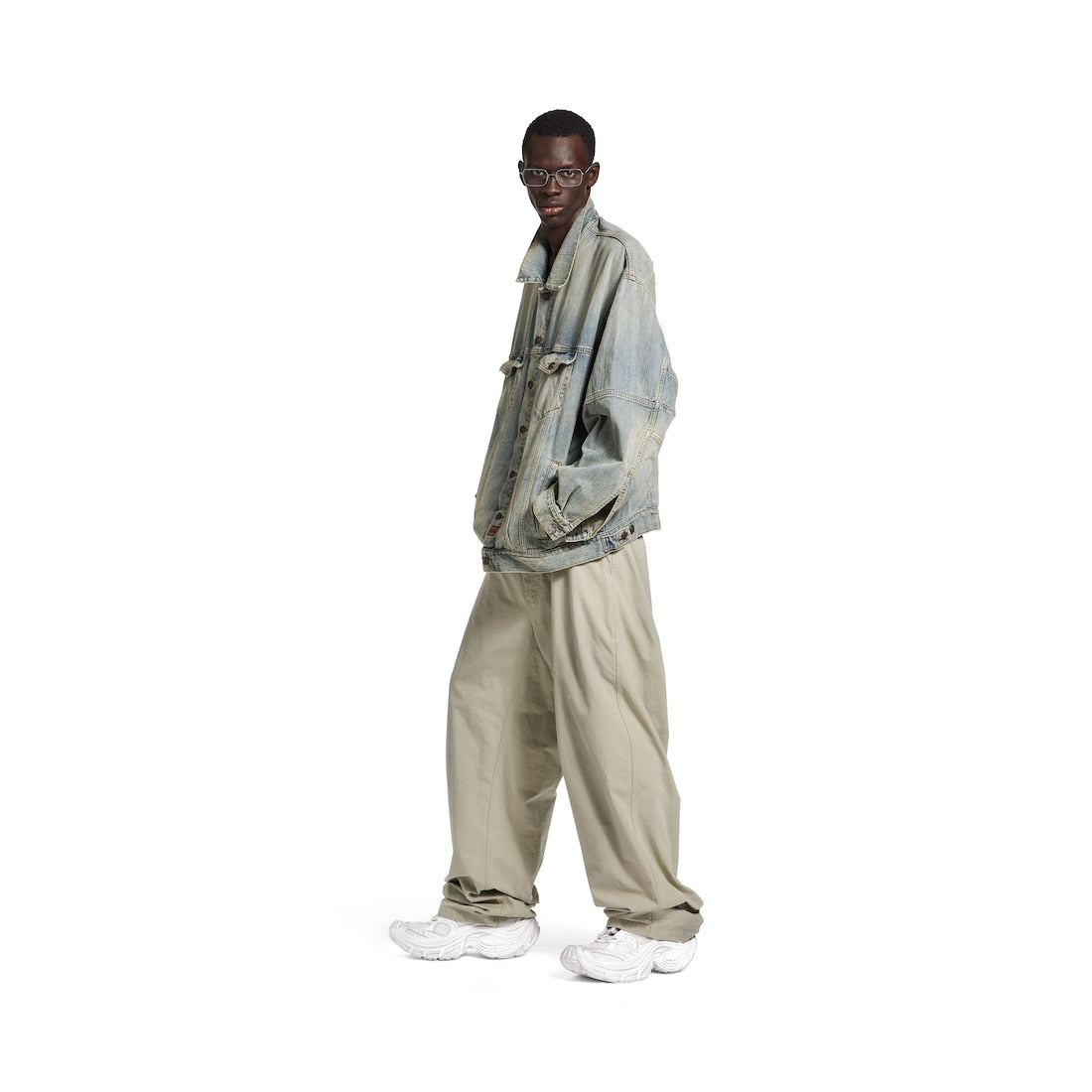 6xl sneaker